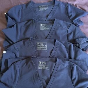 Set of 4 Casma Three Pocket Scrub Tops